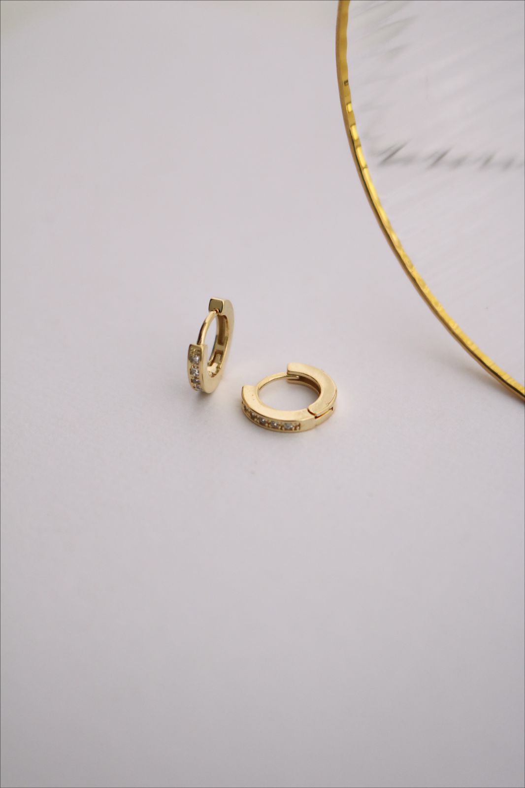 Argola Cravejada Slim