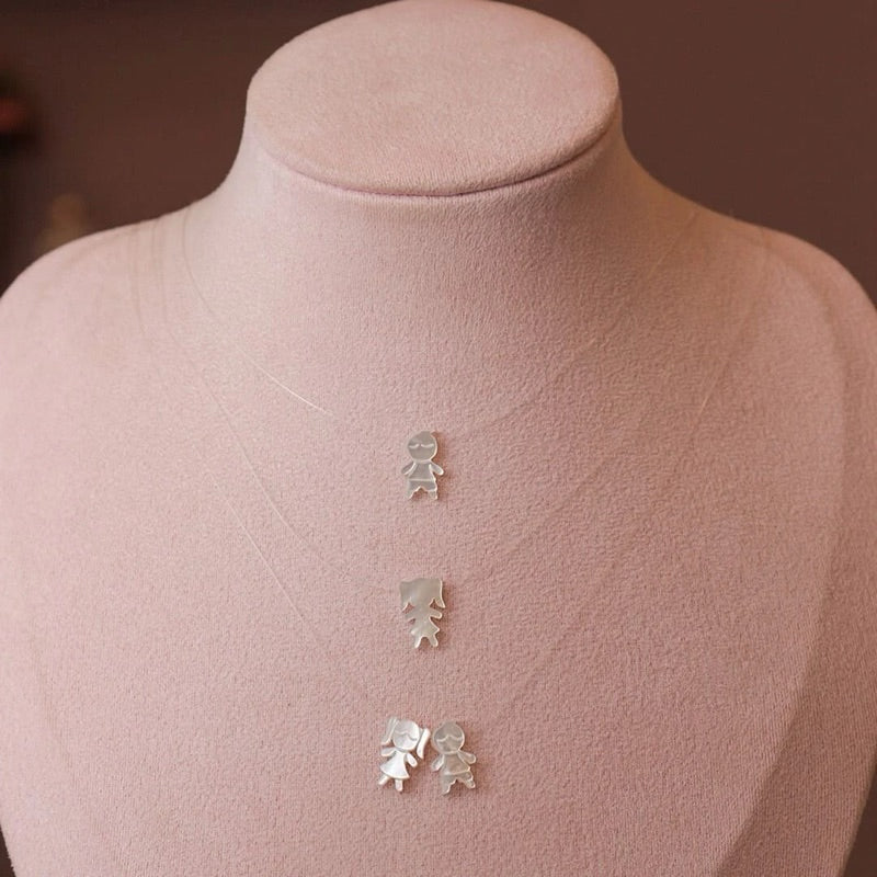 Colar Amor de Mãe - Letra Inicial e Boneco