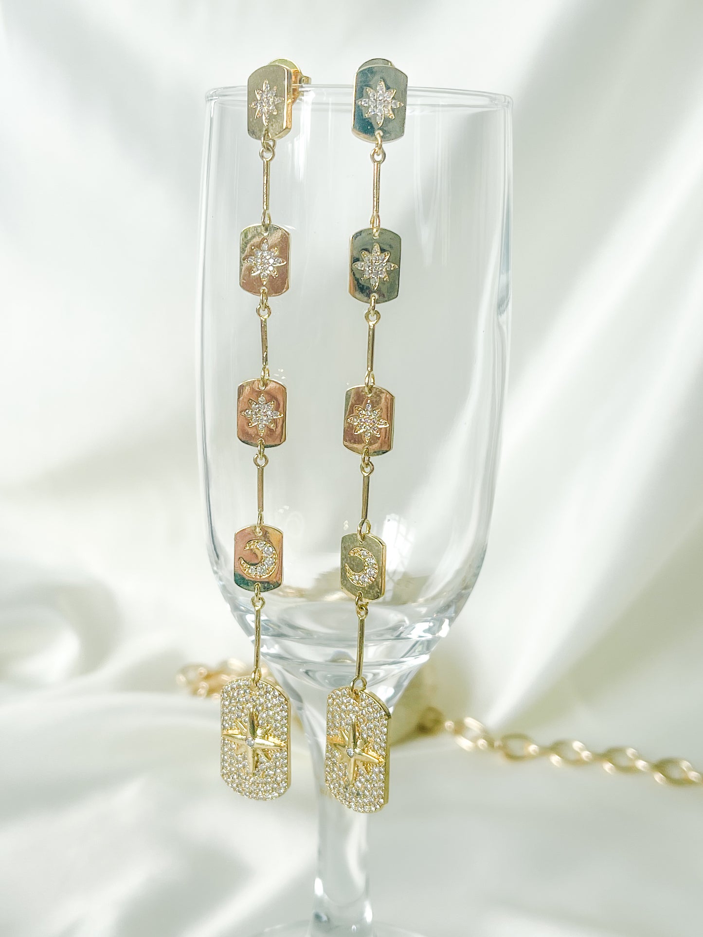 Brinco Constelação cravejado