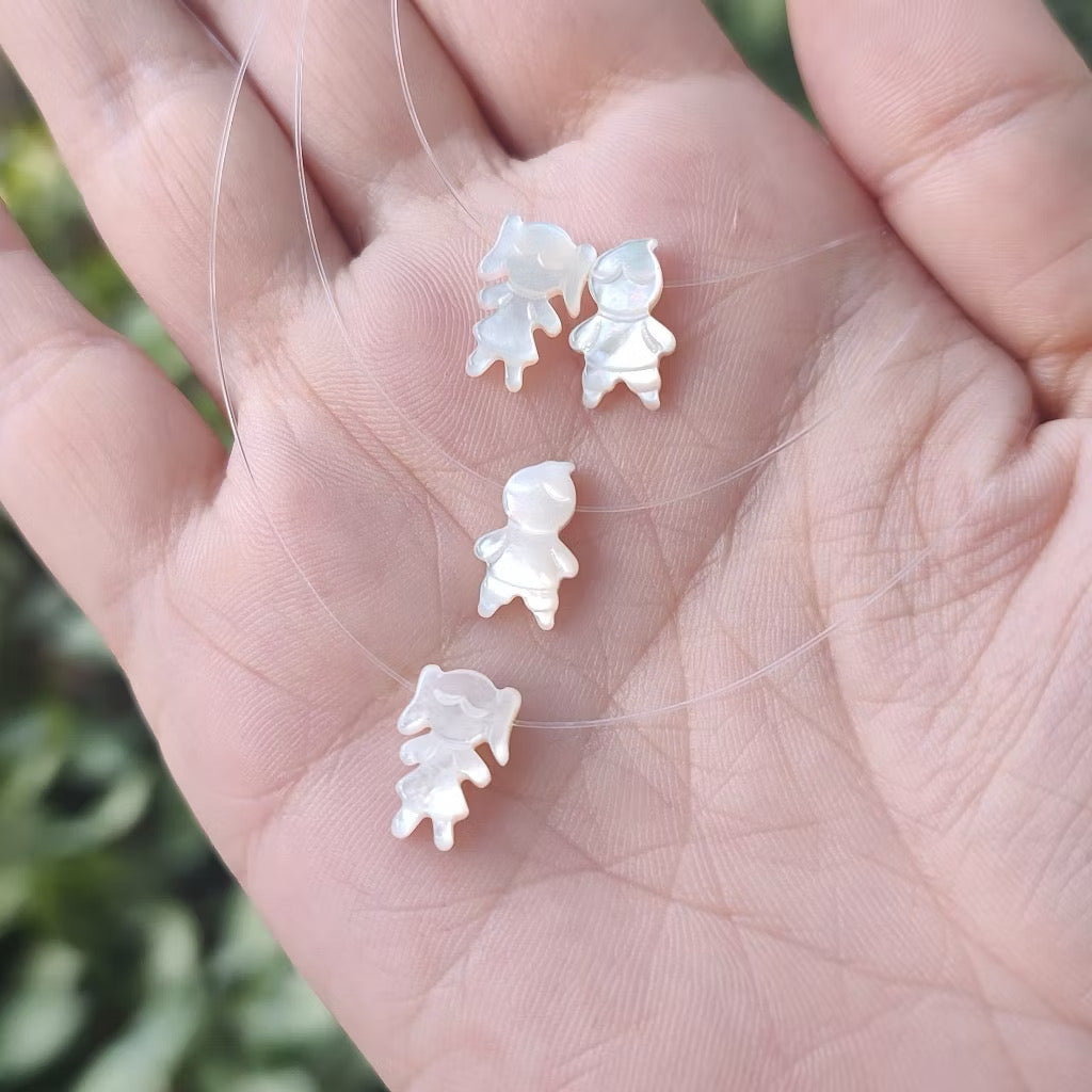 Colar Amor de Mãe - Letra Inicial e Boneco